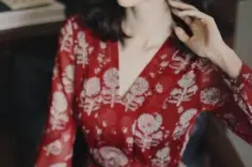 网红司晓迪直播骂白鹿“素颜普通、媚男看不起人”！评论区翻车连闺蜜都拆台蹭热度翻车最快的一次