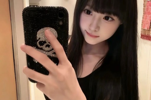 热搜压不住！知名女星曝陈小春猛料 好男人人设崩塌 采儿被打脸